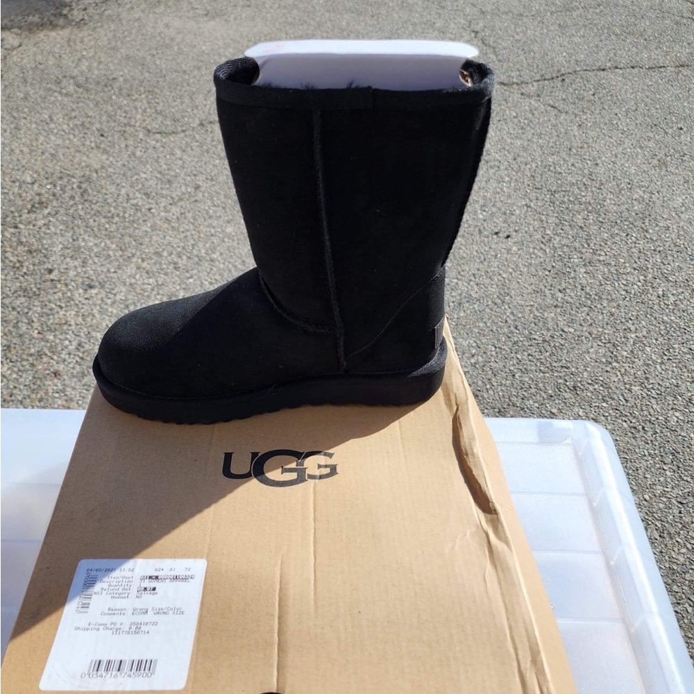 Black Uggs